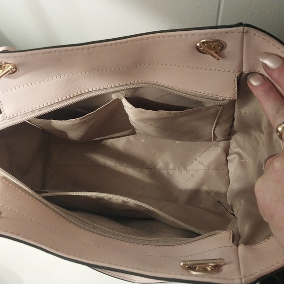 Light Pink Michael Kors Jet Set Bag - Picture 11 of 13